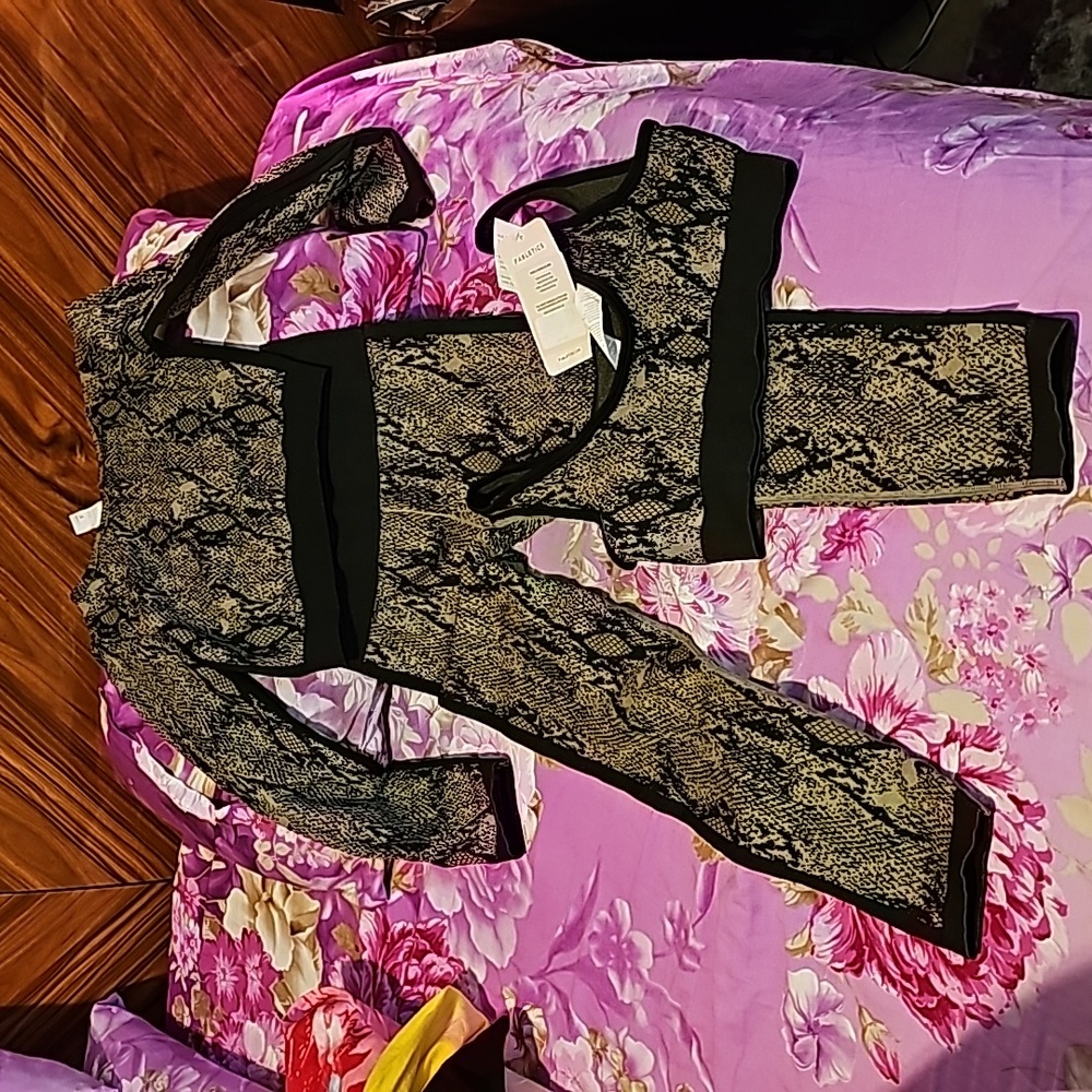 NWT Fabletics High-Waisted Seamless Snakeskin 3 piece sportswear size Small /6